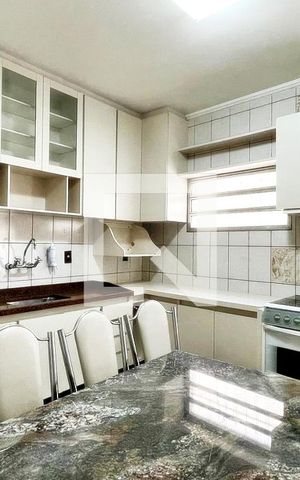 Casa à venda com 181m², 3 quartos e 4 vagas Casa à venda com 181m², 3 quartos e 4 vagasCozinha