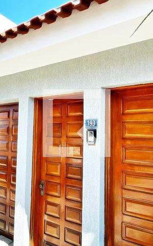 Casa à venda com 181m², 3 quartos e 4 vagas Casa à venda com 181m², 3 quartos e 4 vagasFachada