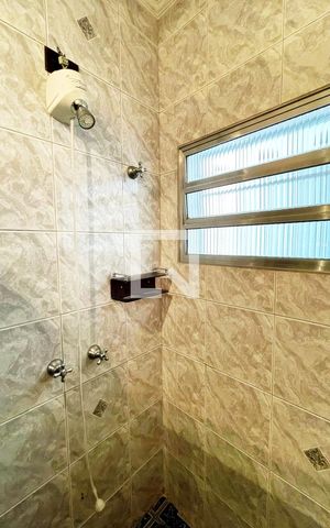 Casa à venda com 181m², 3 quartos e 4 vagas Casa à venda com 181m², 3 quartos e 4 vagasBanheiro