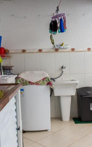 Casa à venda com 173m², 3 quartos e 2 vagasÁrea de Serviço