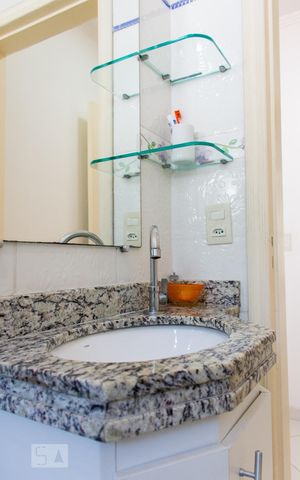 Casa à venda com 173m², 3 quartos e 2 vagasBanheiro da Suíte 2