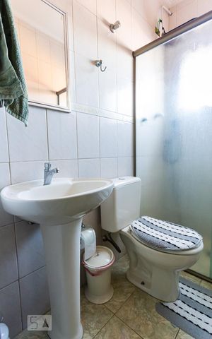 Casa à venda com 150m², 3 quartos e 2 vagas Casa à venda com 150m², 3 quartos e 2 vagasBanheiro