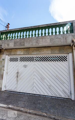 Casa à venda com 150m², 3 quartos e 2 vagas Casa à venda com 150m², 3 quartos e 2 vagasFachada