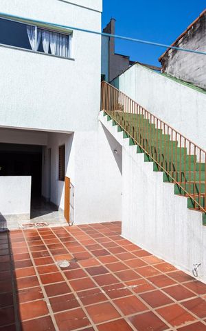 Casa à venda com 150m², 3 quartos e 2 vagas Casa à venda com 150m², 3 quartos e 2 vagasQuintal