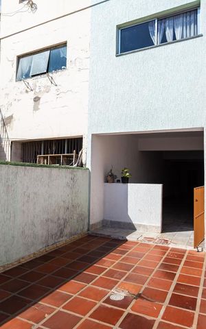 Casa à venda com 150m², 3 quartos e 2 vagas Casa à venda com 150m², 3 quartos e 2 vagasQuintal