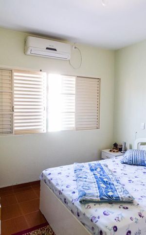 Casa à venda com 150m², 3 quartos e 2 vagas Casa à venda com 150m², 3 quartos e 2 vagasSuite