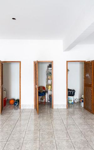 Casa à venda com 150m², 3 quartos e 2 vagas Casa à venda com 150m², 3 quartos e 2 vagasDispensa