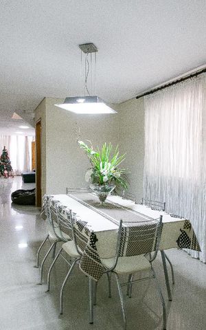 Casa à venda com 298m², 3 quartos e 8 vagasSala de Jantar