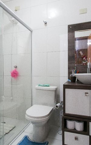 Casa à venda com 298m², 3 quartos e 8 vagasBanheiro de Suíte 2