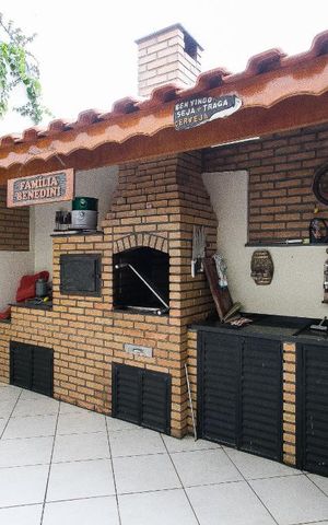 Casa à venda com 298m², 3 quartos e 8 vagasChurrasqueira