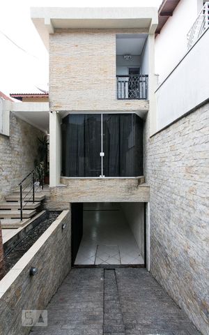 Casa à venda com 298m², 3 quartos e 8 vagasFachada