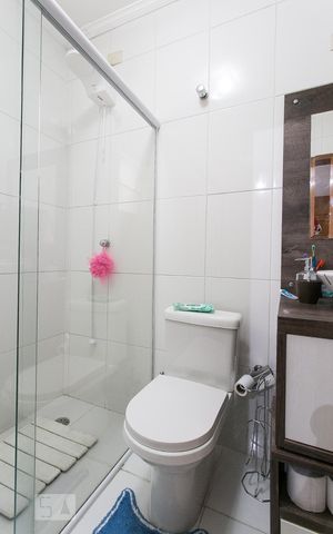 Casa à venda com 298m², 3 quartos e 8 vagasBanheiro de Suíte 2