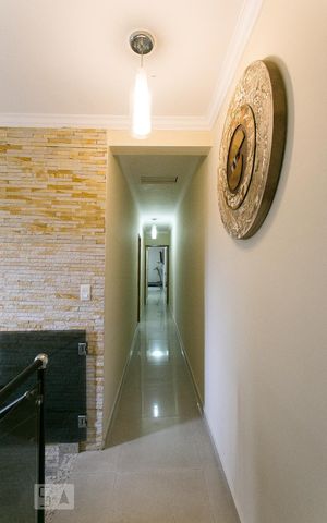 Casa à venda com 298m², 3 quartos e 8 vagasCorredor