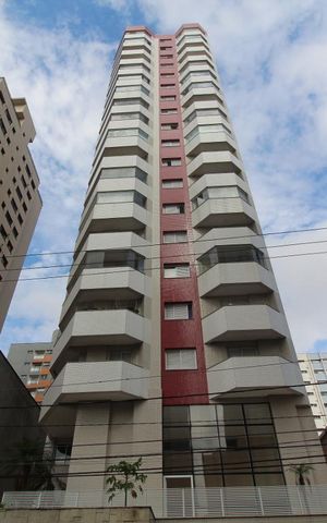 Apartamento à venda com 175m², 4 quartos e 2 vagasFachada
