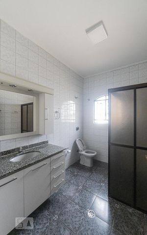 Casa para alugar com 280m², 3 quartos e sem vaga Casa para alugar com 280m², 3 quartos e sem vagaBanheiro Social