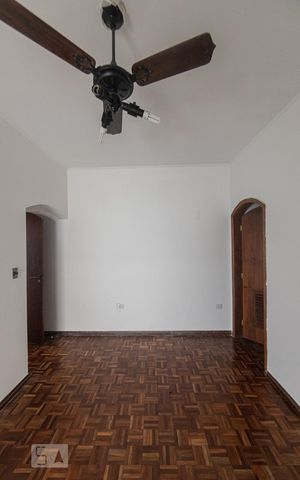 Casa para alugar com 280m², 3 quartos e sem vaga Casa para alugar com 280m², 3 quartos e sem vagaQuarto 3
