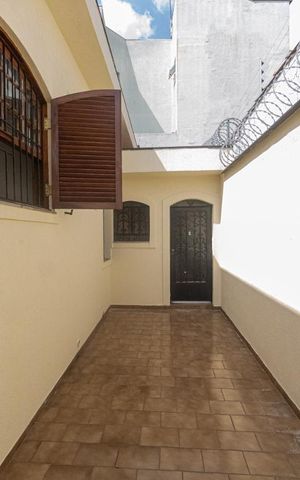 Casa para alugar com 280m², 3 quartos e sem vaga Casa para alugar com 280m², 3 quartos e sem vagaGaragem