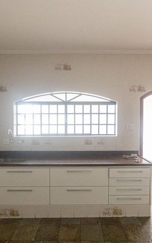 Casa para alugar com 280m², 3 quartos e sem vaga Casa para alugar com 280m², 3 quartos e sem vagaCozinha