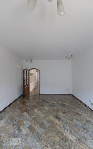 Casa para alugar com 280m², 3 quartos e sem vaga Casa para alugar com 280m², 3 quartos e sem vagaSala