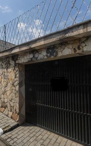 Casa para alugar com 280m², 3 quartos e sem vaga Casa para alugar com 280m², 3 quartos e sem vagaFachada