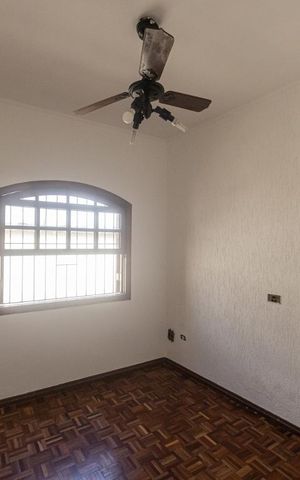 Casa para alugar com 280m², 3 quartos e sem vaga Casa para alugar com 280m², 3 quartos e sem vagaQuarto 1