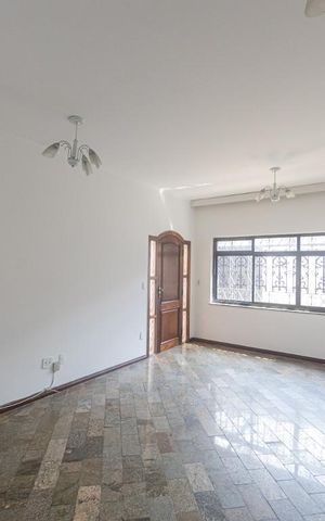 Casa para alugar com 280m², 3 quartos e sem vaga Casa para alugar com 280m², 3 quartos e sem vagaSala