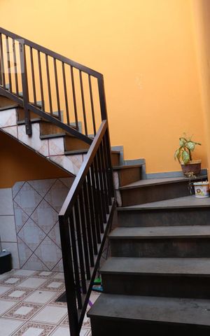Apartamento à venda com 370m², 3 quartos e 4 vagasEscada