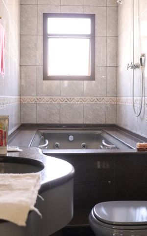 Apartamento à venda com 370m², 3 quartos e 4 vagasBanheiro da Suíte