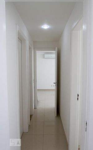 Apartamento para alugar com 188m², 3 quartos e 2 vagas Apartamento para alugar com 188m², 3 quartos e 2 vagasCorredor