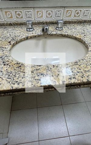 Apartamento à venda com 204m², 3 quartos e 3 vagas Apartamento à venda com 204m², 3 quartos e 3 vagasBanheiro Social