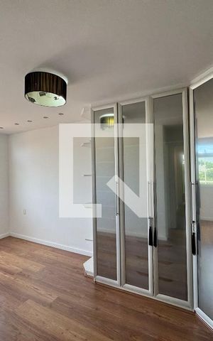 Apartamento à venda com 204m², 3 quartos e 3 vagas Apartamento à venda com 204m², 3 quartos e 3 vagasSuíte
