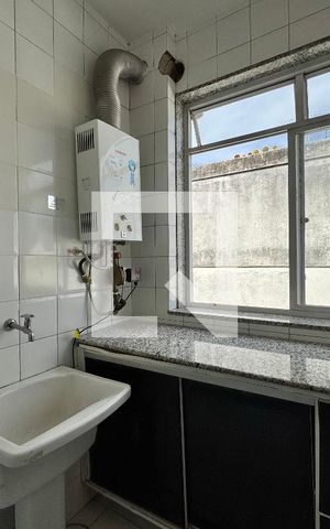 Apartamento à venda com 204m², 3 quartos e 3 vagas Apartamento à venda com 204m², 3 quartos e 3 vagasCozinha e Área de Serviço