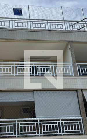 Apartamento à venda com 204m², 3 quartos e 3 vagas Apartamento à venda com 204m², 3 quartos e 3 vagasPlaquinha Quinto Andar