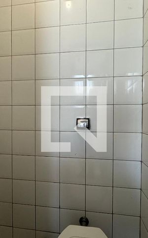 Apartamento à venda com 204m², 3 quartos e 3 vagas Apartamento à venda com 204m², 3 quartos e 3 vagasCozinha e Área de Serviço - Banheiro