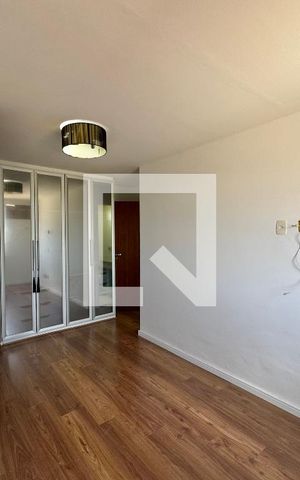 Apartamento à venda com 204m², 3 quartos e 3 vagas Apartamento à venda com 204m², 3 quartos e 3 vagasSuíte