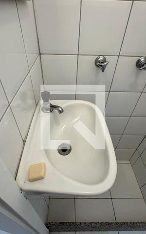 Apartamento à venda com 204m², 3 quartos e 3 vagas Apartamento à venda com 204m², 3 quartos e 3 vagasCozinha e Área de Serviço - Banheiro