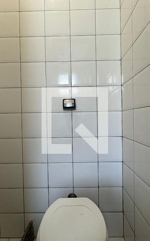 Apartamento à venda com 204m², 3 quartos e 3 vagas Apartamento à venda com 204m², 3 quartos e 3 vagasCozinha e Área de Serviço - Banheiro
