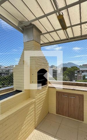 Apartamento à venda com 204m², 3 quartos e 3 vagas Apartamento à venda com 204m², 3 quartos e 3 vagasVaranda e Terraço