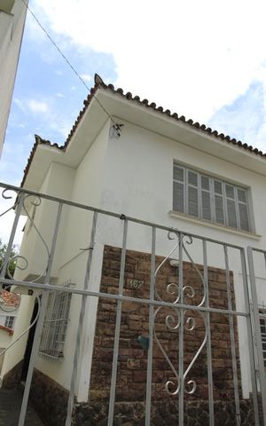 Casa à venda com 200m², 3 quartos e 5 vagasFachada