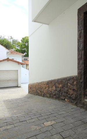 Casa à venda com 200m², 3 quartos e 5 vagasÁrea Externa