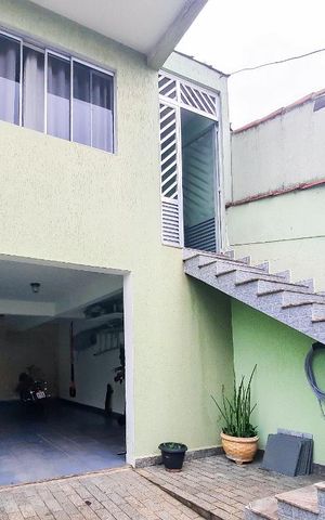 Casa à venda com 190m², 3 quartos e 4 vagas