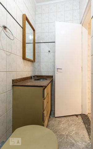Casa à venda com 150m², 2 quartos e sem vaga Casa à venda com 150m², 2 quartos e sem vagaBanheiro de serviço