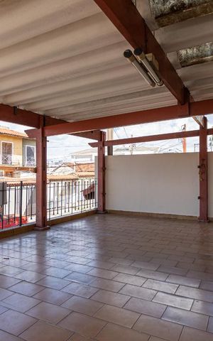 Casa à venda com 150m², 2 quartos e sem vaga Casa à venda com 150m², 2 quartos e sem vagaSacada