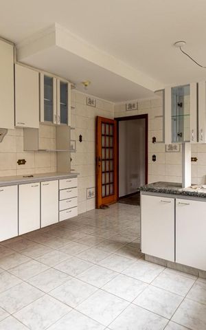Casa à venda com 150m², 2 quartos e sem vaga Casa à venda com 150m², 2 quartos e sem vagaCozinha
