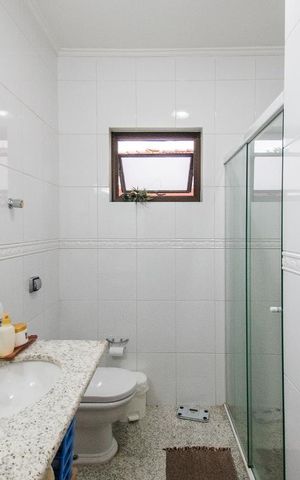 Casa à venda com 200m², 3 quartos e 3 vagasBanheiro da Suíte