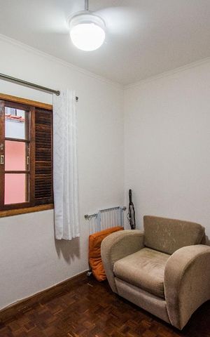 Casa à venda com 200m², 3 quartos e 3 vagasQuarto 2