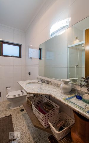 Casa à venda com 200m², 3 quartos e 3 vagasBanheiro 2