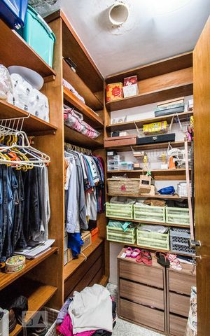 Casa à venda com 200m², 3 quartos e 3 vagasCloset da Suíte