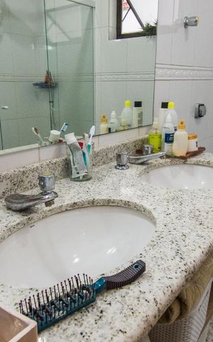 Casa à venda com 200m², 3 quartos e 3 vagasBanheiro da Suíte