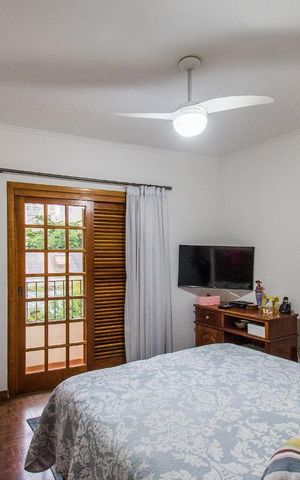 Casa à venda com 200m², 3 quartos e 3 vagasQuarto 3 Suíte